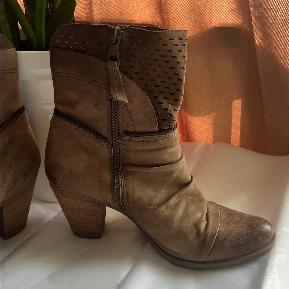 MJUS Ankle Boots Booties Beige Leather Perforated Women’s Size 37 - Picture 5 of 12